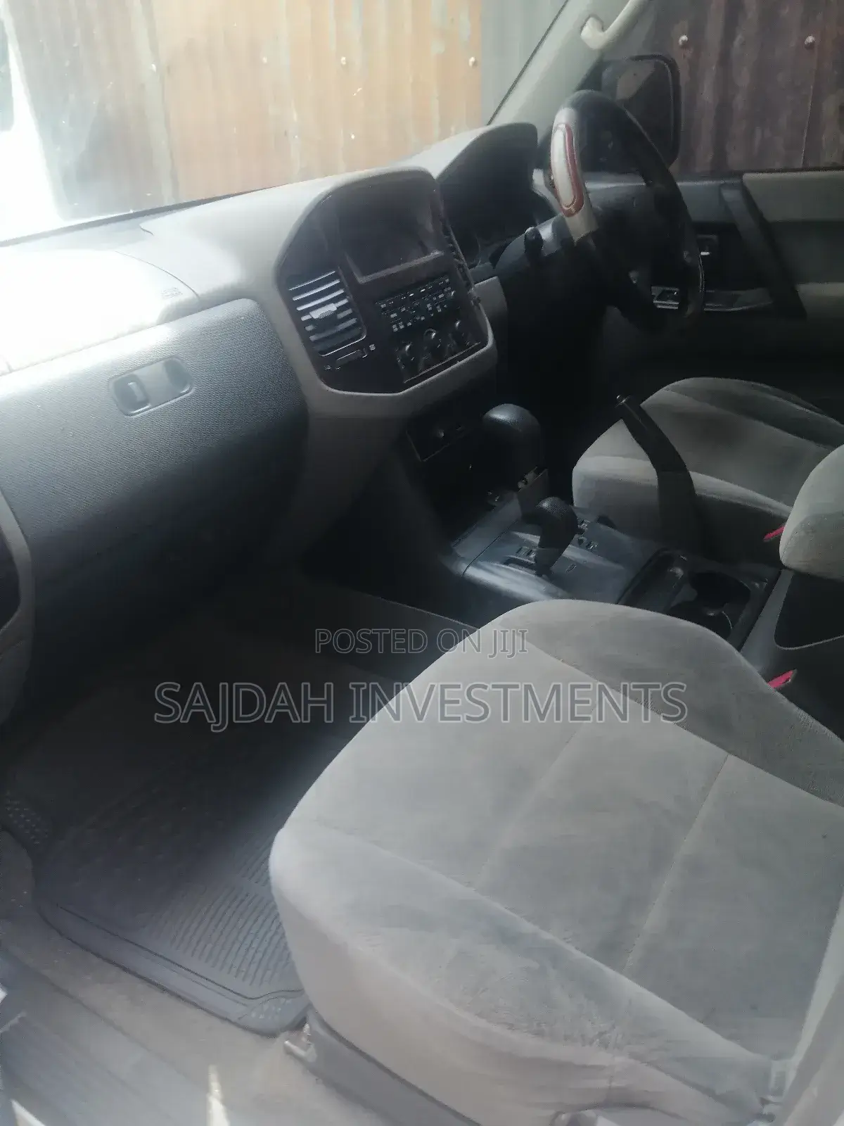 Mitsubishi Pajero 2001 White