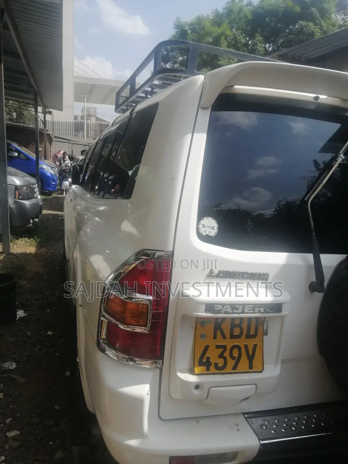 Mitsubishi Pajero 2001 White