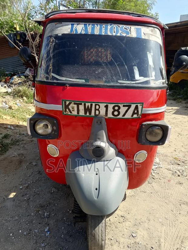 Piaggio 2017 Red
