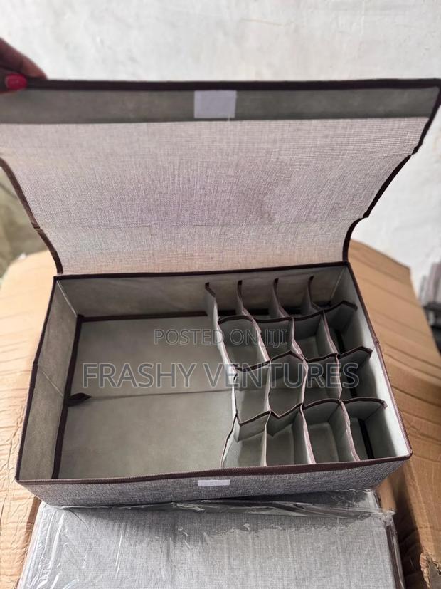 17 Grid Undergarments Organiser - main view