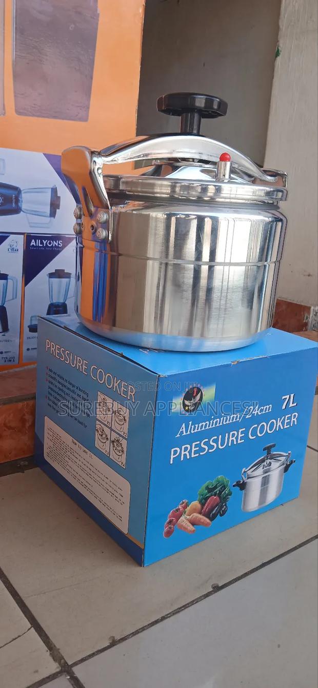 Home Kitchen 7l Aluminium Pressure Cooker - main view