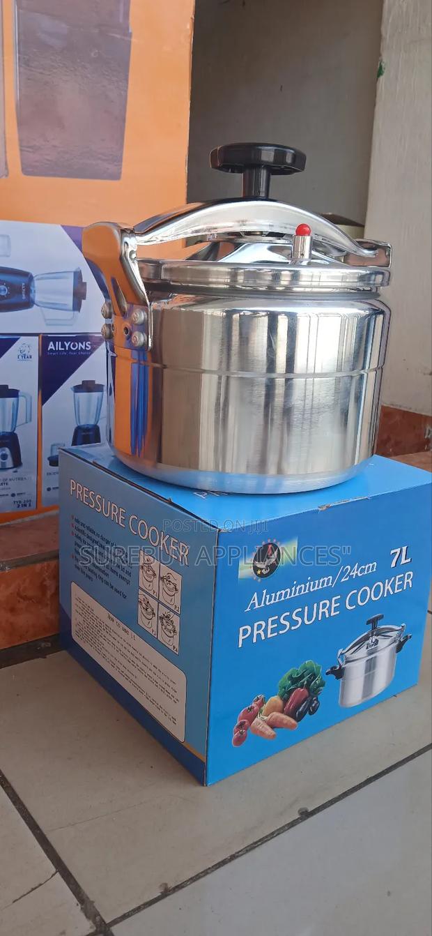 Aluminium 7 Litres Manual Pressure Cooker - main view
