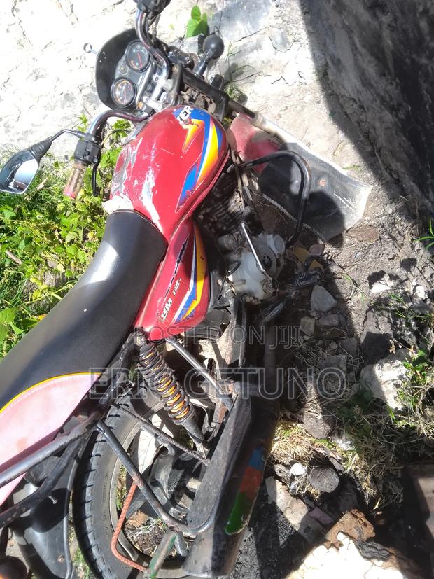 Bajaj Boxer 125 2022 Red - thumbnail 2