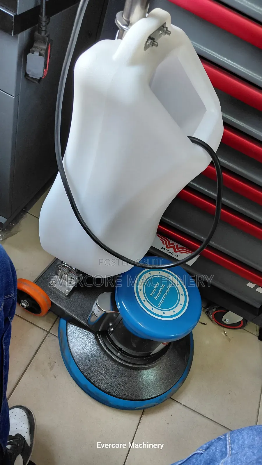 Best Quality Carpet/Floor Scrubbing Machine With Pad Holder.