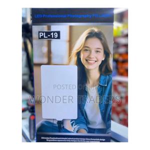 Professional Photographer Fill Light - thumbnail 2