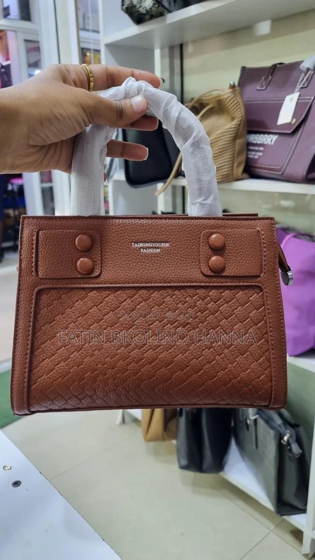 Brown Slingbag Quality - thumbnail 2