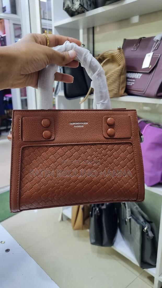 Brown Slingbag Quality - thumbnail 3