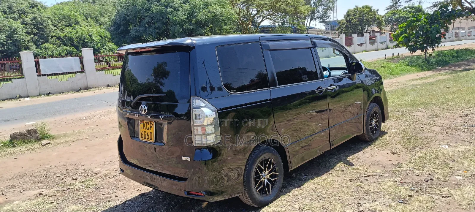 Toyota Voxy 2010 Black