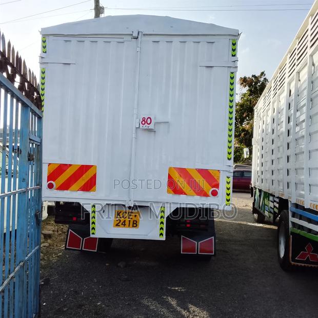 Isuzu Truck - thumbnail 4