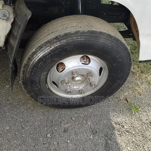 Isuzu Truck - thumbnail 6