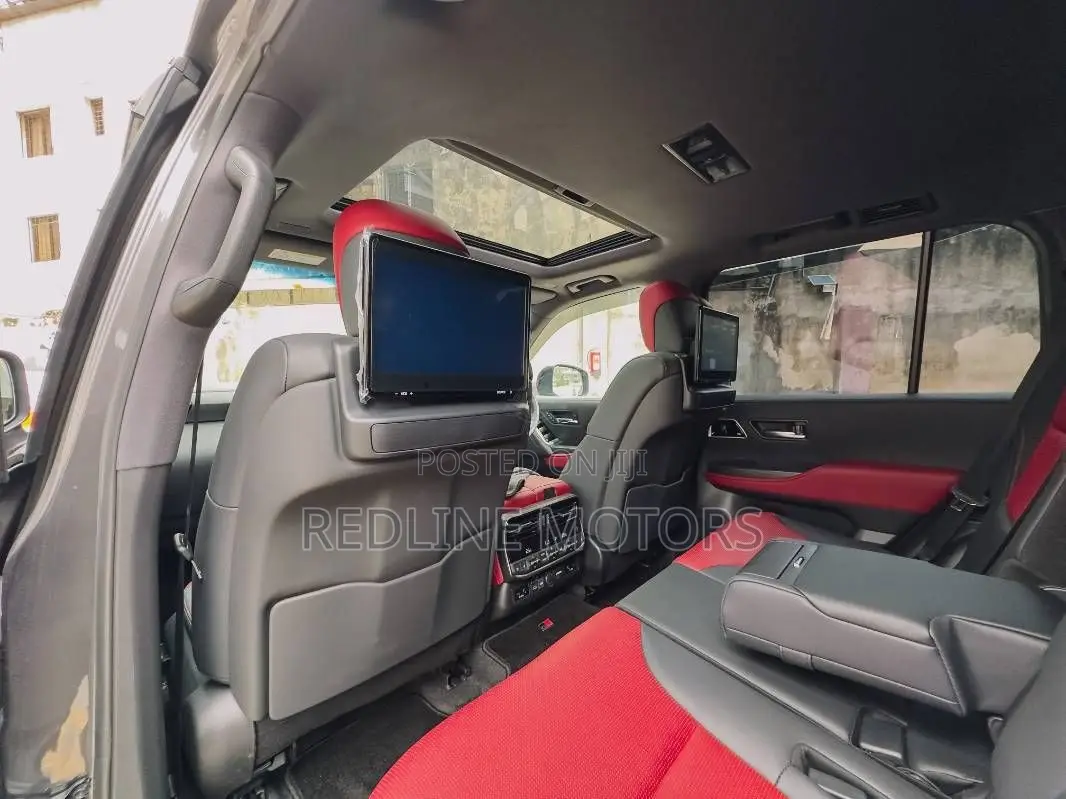 Toyota Land Cruiser LC300 2023 Gray