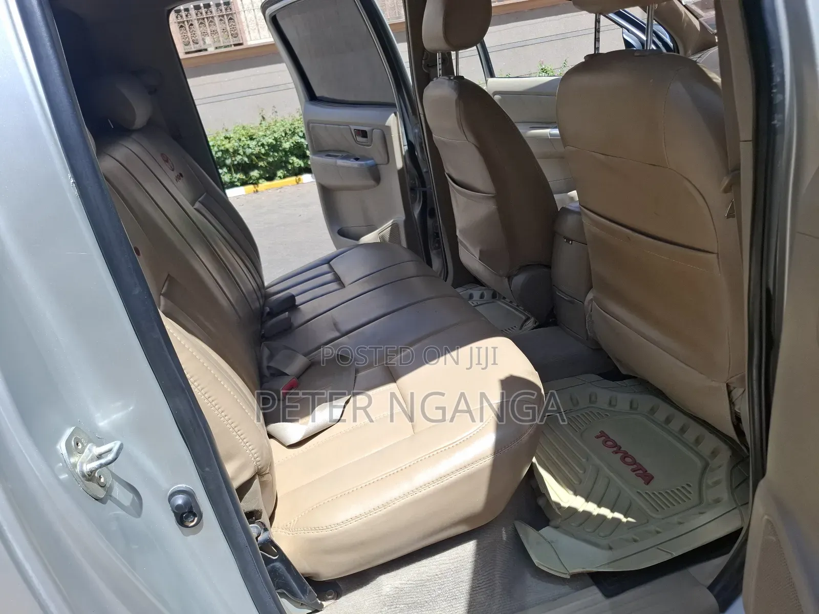Toyota Hilux 2.5 D-4D 4X4 SRX 2010 Gray