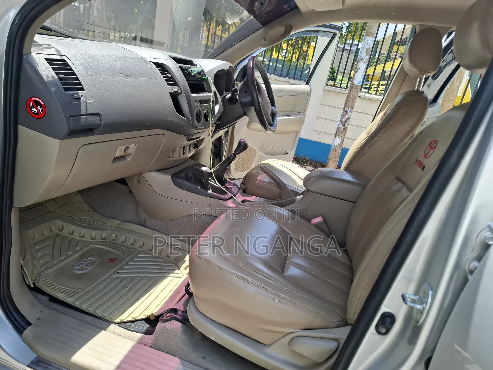 Toyota Hilux 2.5 D-4D 4X4 SRX 2010 Gray