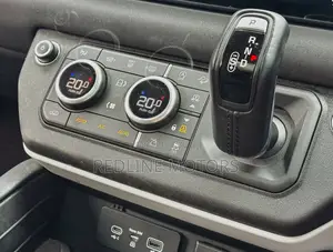 Land Rover Defender SE 2021 Green
