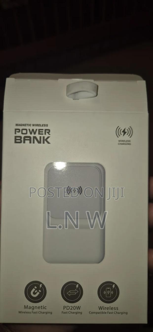 Compact Powerbank - Fast Charging, Digital Battery Display - main view