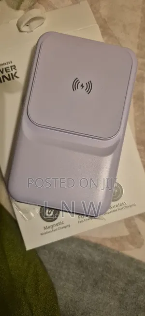 Compact Powerbank - Fast Charging, Digital Battery Display
