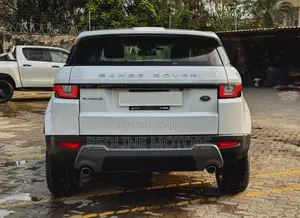 Land Rover Range Rover Evoque SE 4x4 5-Door 2018 White