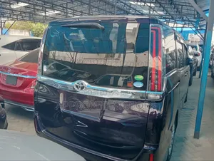 Toyota Noah 2018 Purple