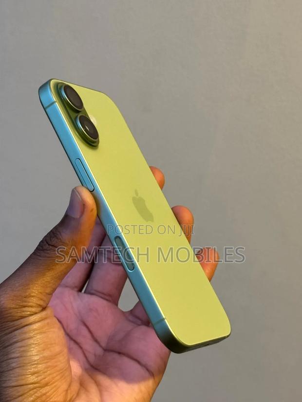 New Apple iPhone 17 256 GB Green - main view