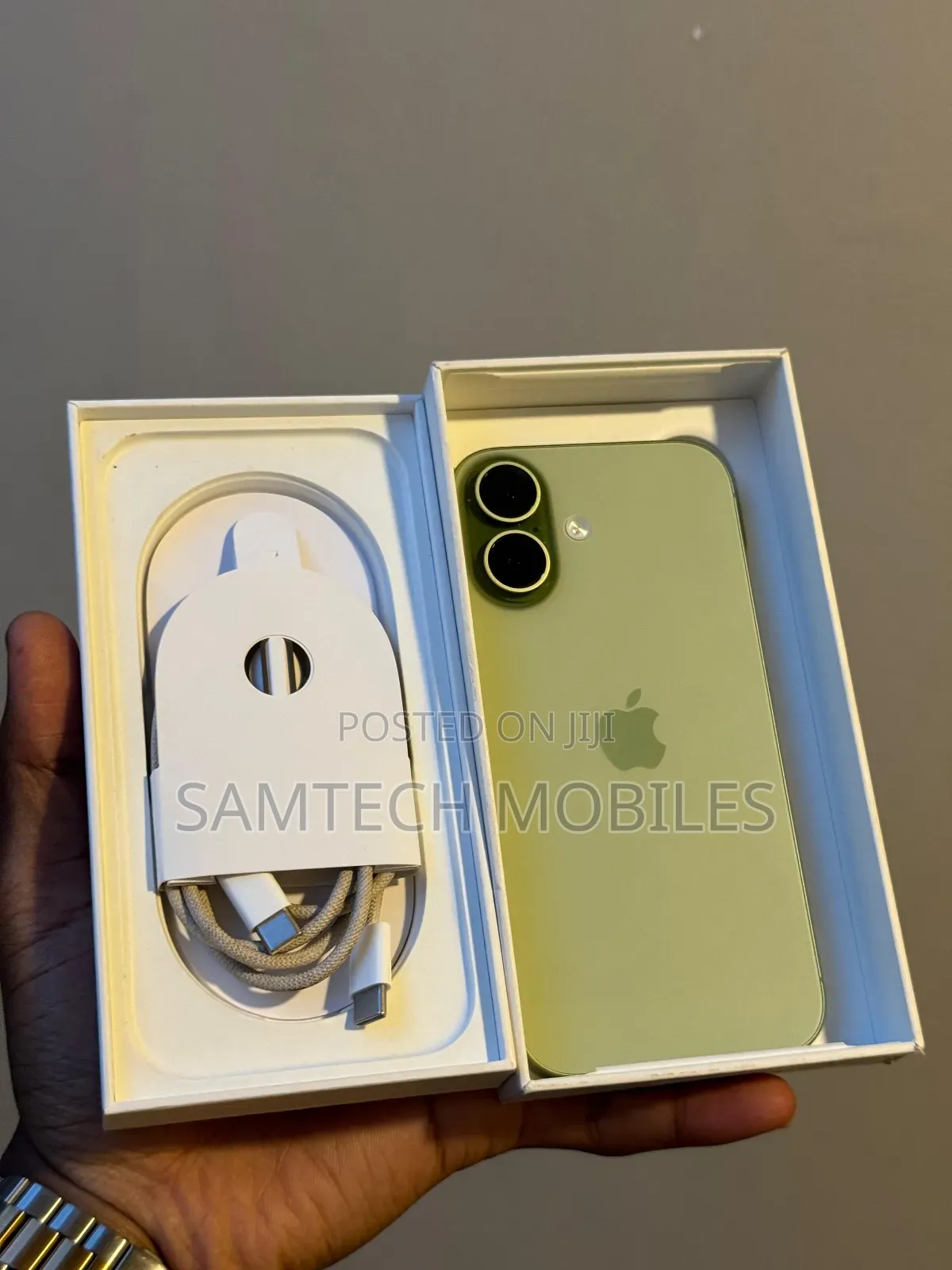 New Apple iPhone 17 256 GB Green