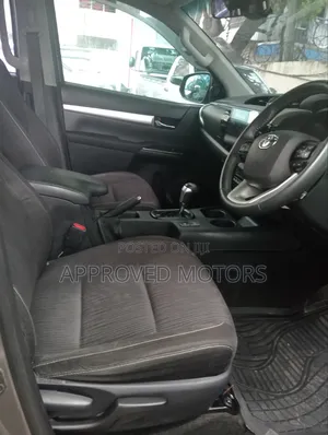 Toyota Hilux 2020 Gray