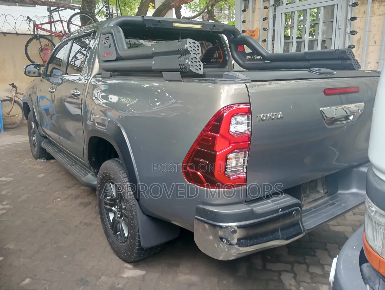 Toyota Hilux 2020 Gray