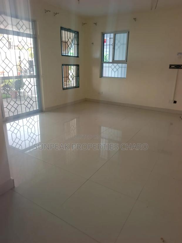 3bdrm Villa in City Mall, Nyali for rent