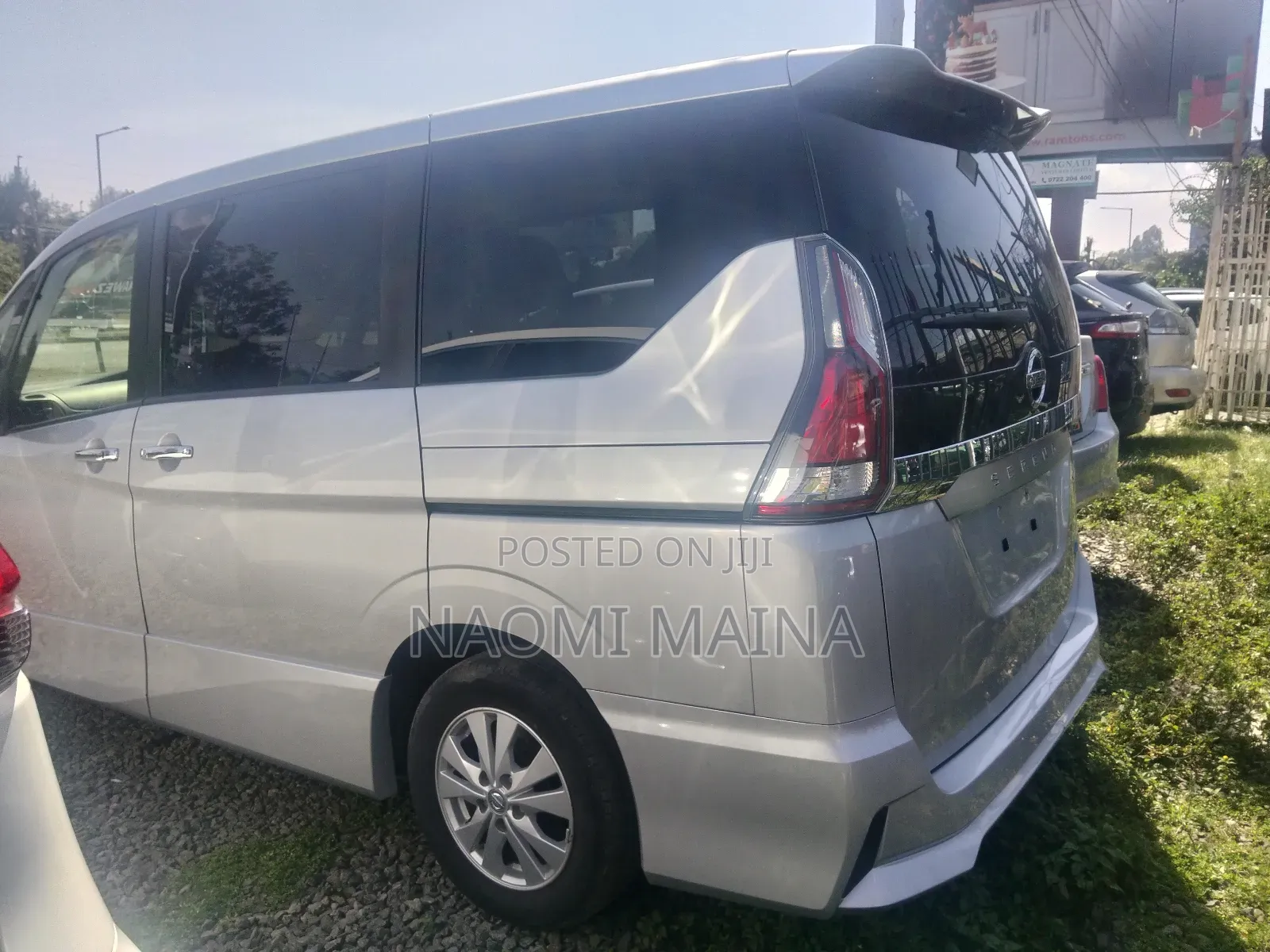 Nissan Serena 2018 Silver