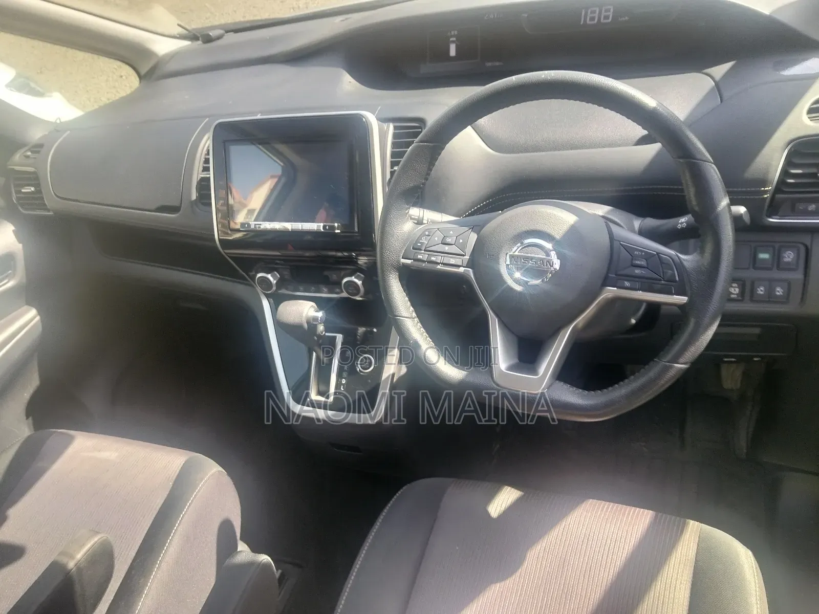 Nissan Serena 2018 Silver
