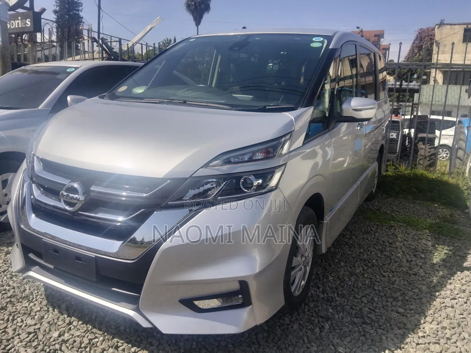 Nissan Serena 2018 Silver