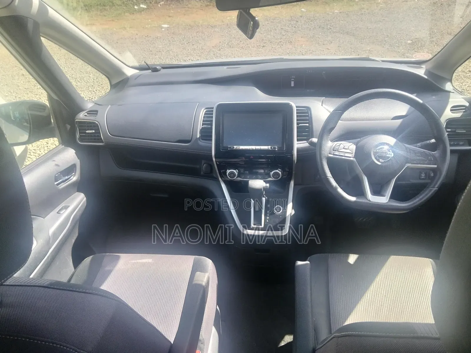 Nissan Serena 2018 Silver