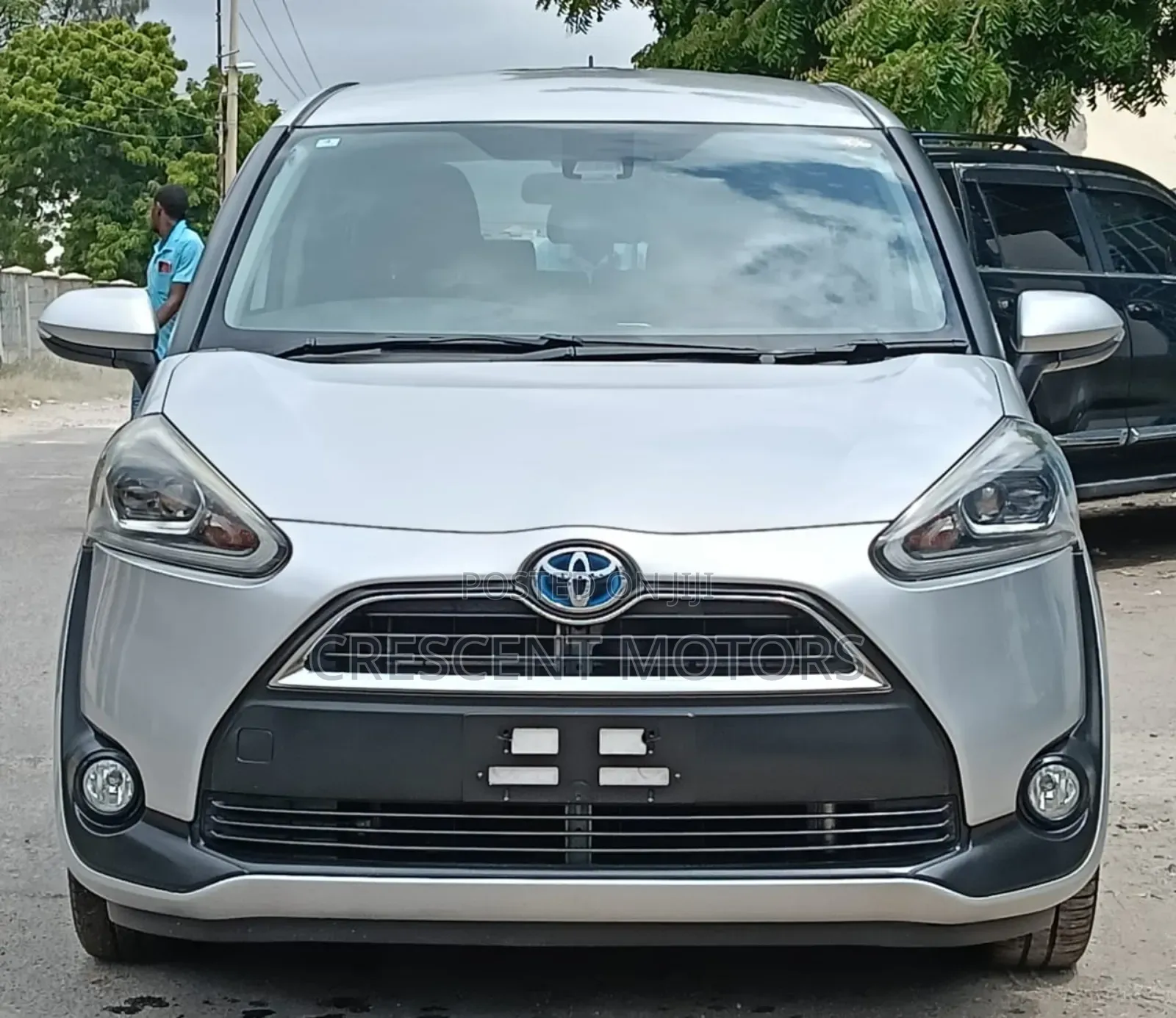 Toyota Sienta 2019 Silver