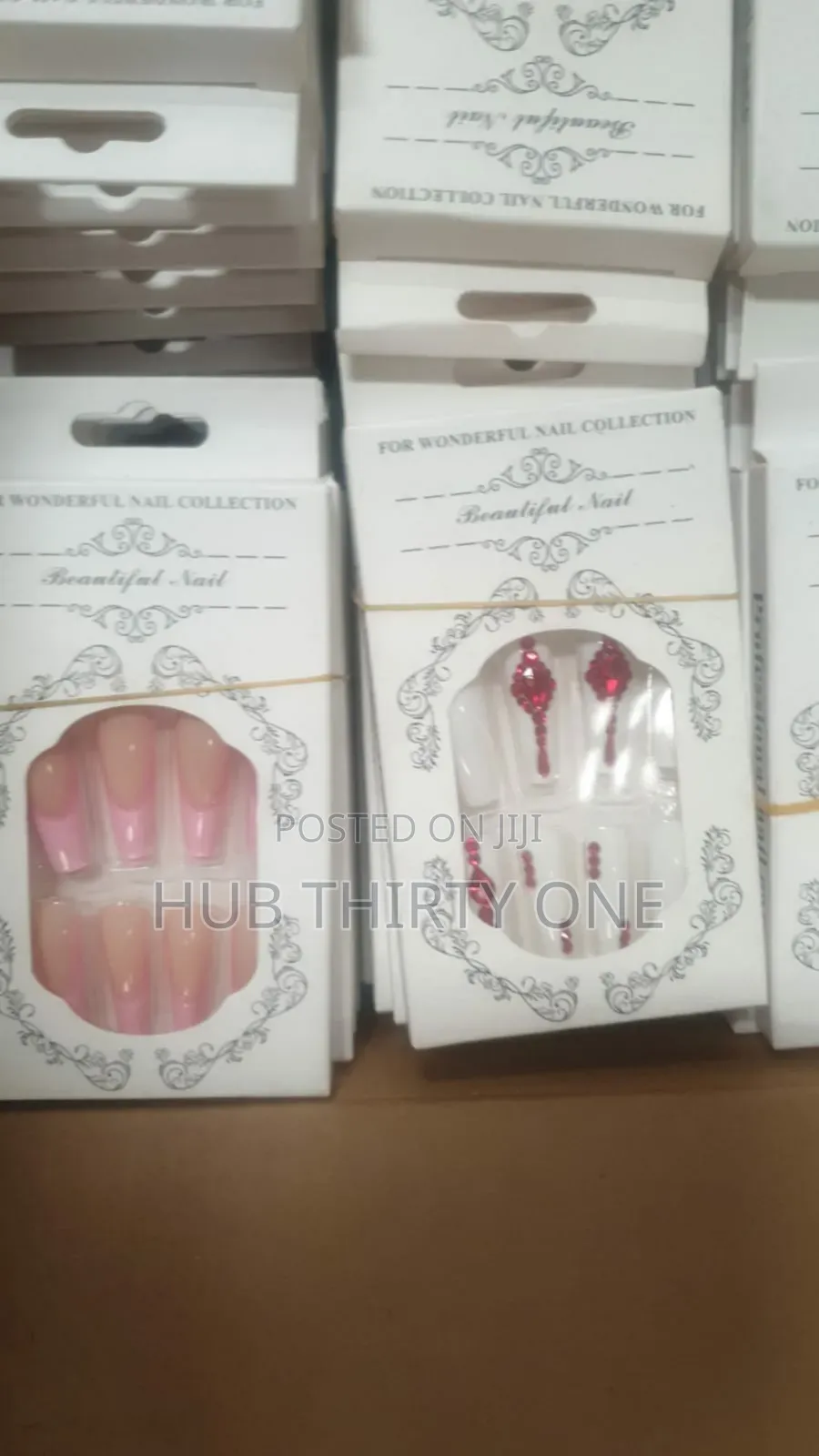 Stick on Finger Nails