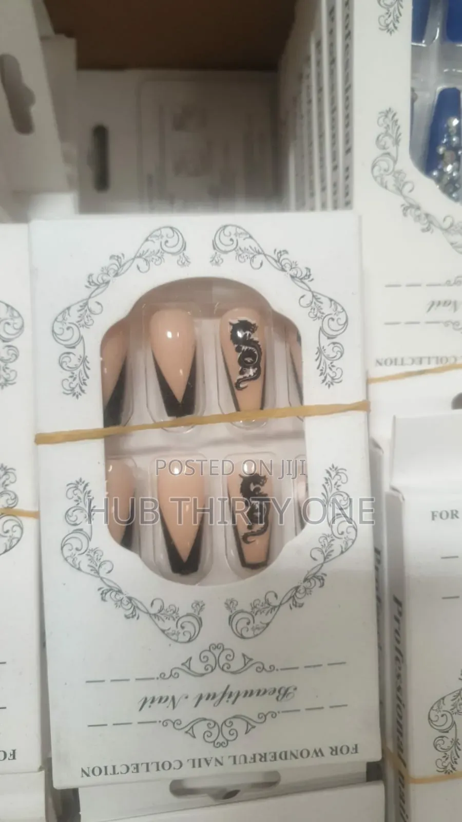 Stick on Finger Nails