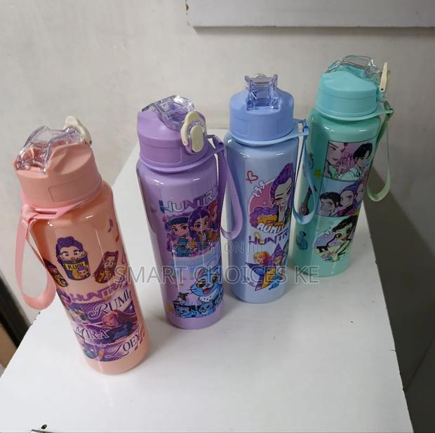 K-pop Rumi, Zoey & Mira, 800ml Cute Design Bottle
