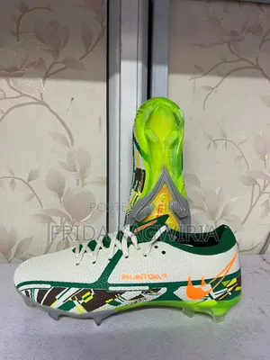 Phantom Football Boots
Sizes 37,38,39,40