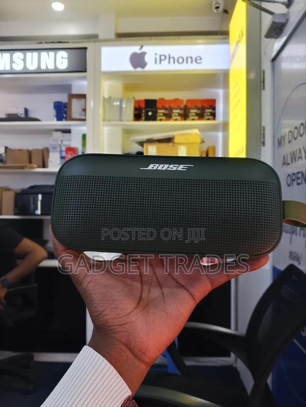 Bose Soundlink Flex Bluetooth Portable Speaker - thumbnail 2