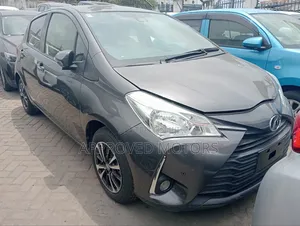 Toyota Vitz 2018 Gray