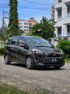 Toyota Sienta 2019 Brown