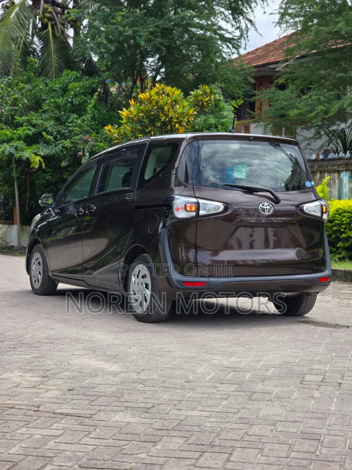 Toyota Sienta 2019 Brown