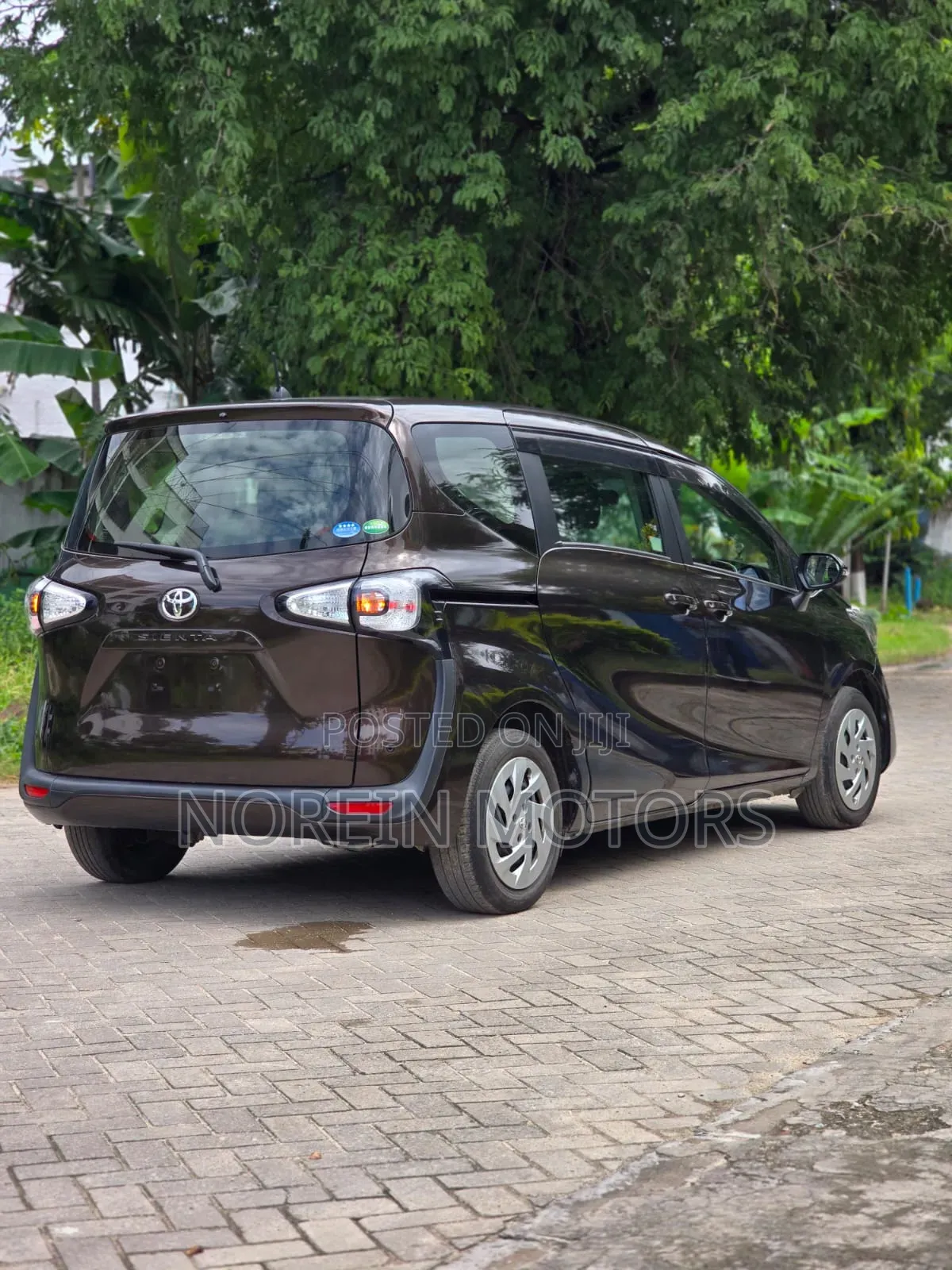 Toyota Sienta 2019 Brown
