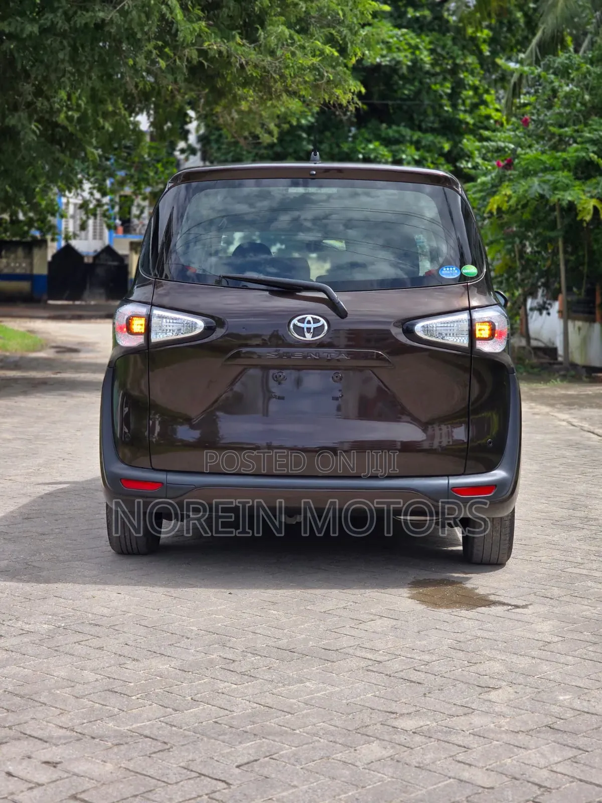 Toyota Sienta 2019 Brown