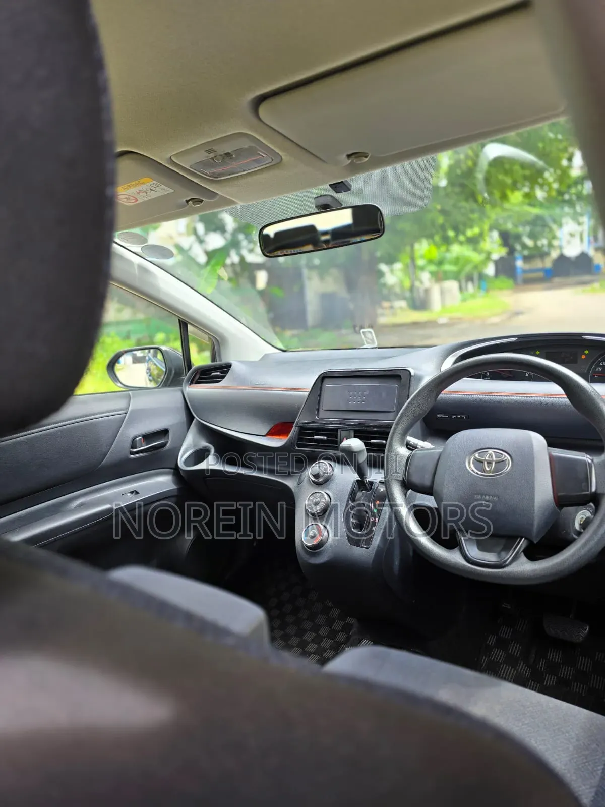 Toyota Sienta 2019 Brown