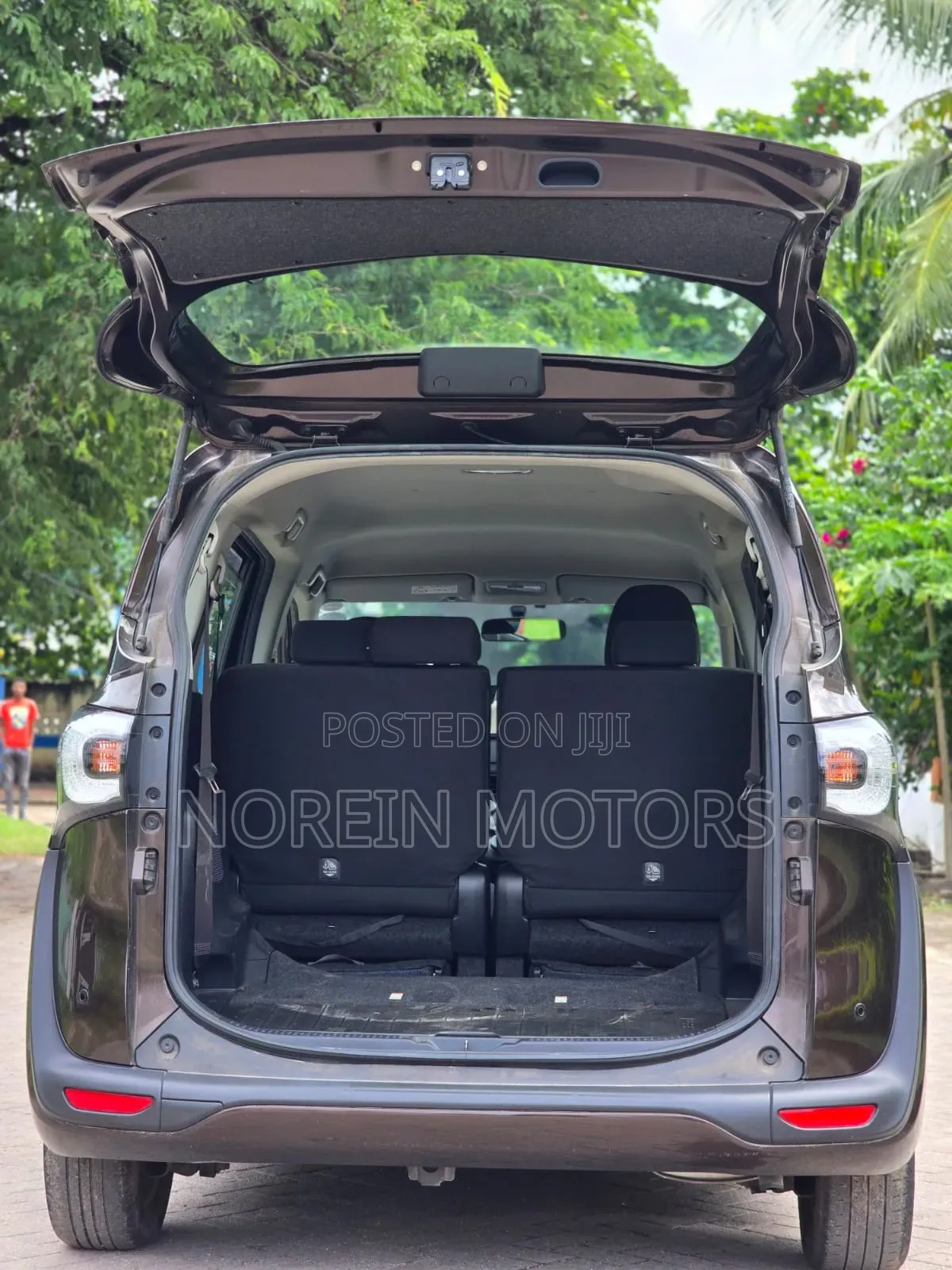 Toyota Sienta 2019 Brown