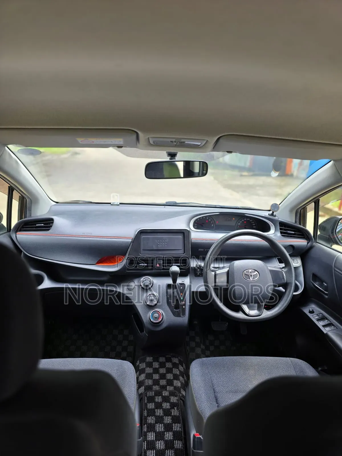 Toyota Sienta 2019 Brown