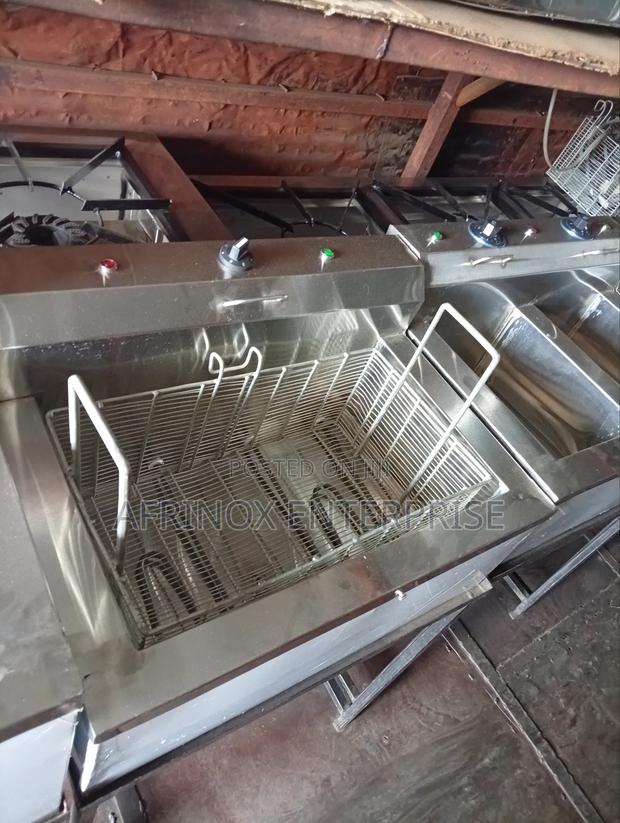 28 Litres Deep Fryer, Electric Machine - main view