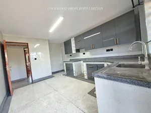 4bdrm Townhouse / Terrace in Muhuri Road, Regen for rent