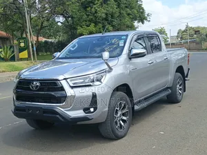 Toyota Hilux 2022 Silver