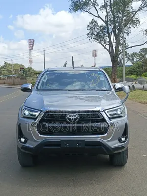 Toyota Hilux 2022 Silver