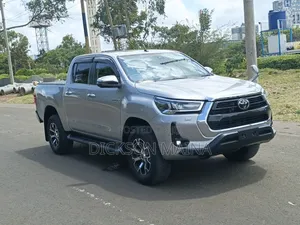 Toyota Hilux 2022 Silver